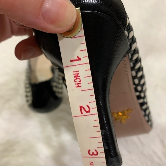 PRADA Bow Woven Pointy Toe Leather Pumps - Picture 6 of 7